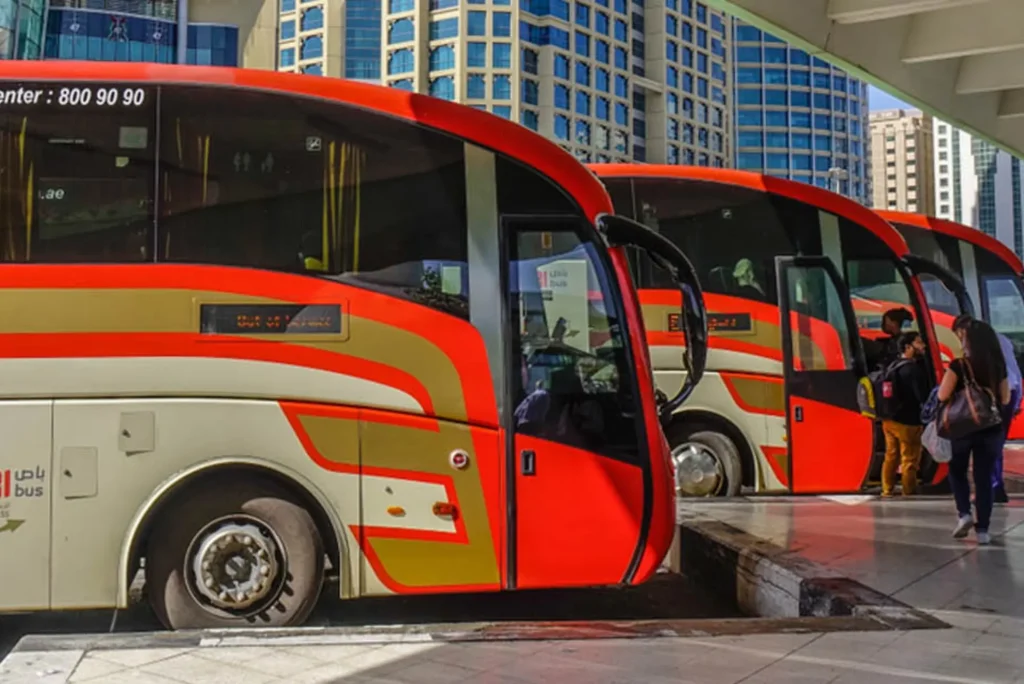 Can I find real-time updates on Dubai to Fujairah bus timings