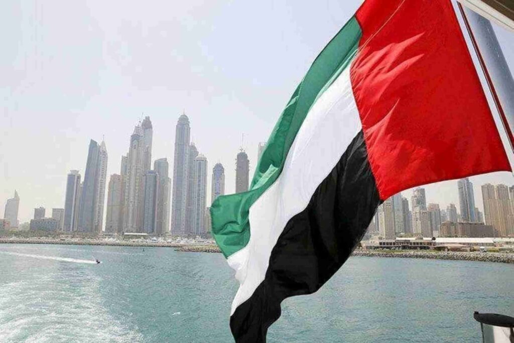 ¿Por qué influyen noticias Emiratos en la política?
