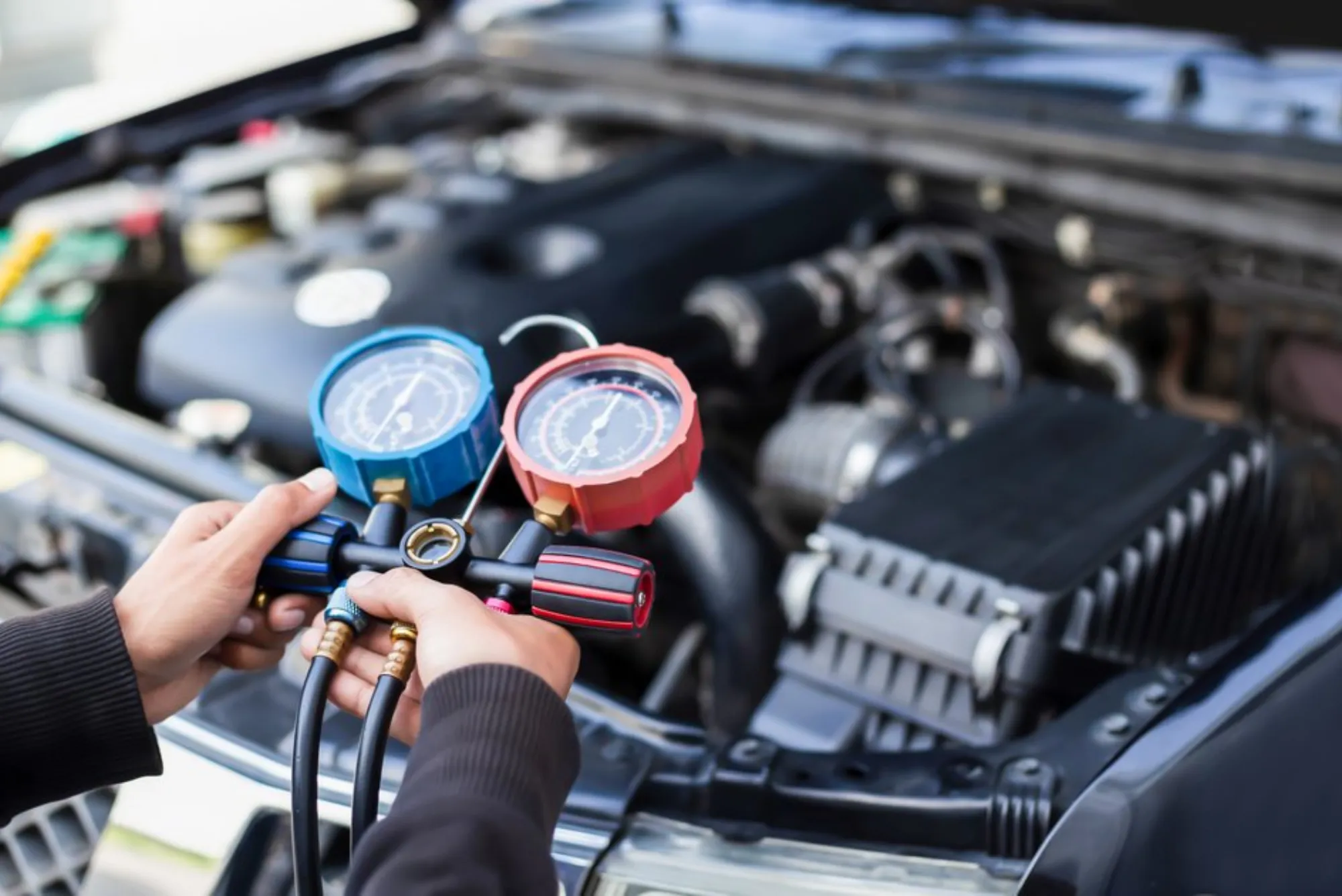 Can Mobile Car AC Repair Services in Dubai Fix Refrigerant Leaks